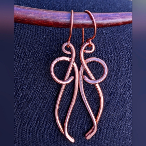 Hand Crafted Copper Earrings Artistic Hammered Curves - Picture 8 of 16